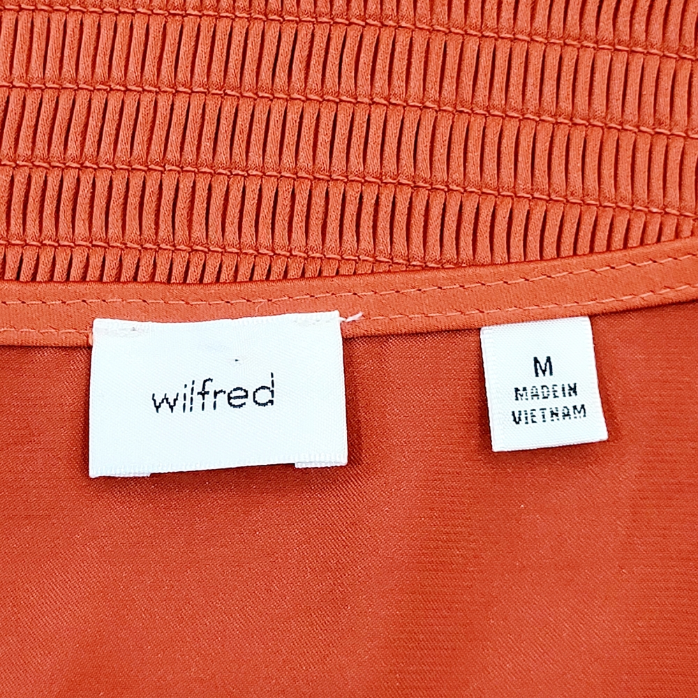 Aritzia Wilfred Wistful Blouse In Revel Red Satin Smocked Surplice Cropped Med - Picture 7 of 12